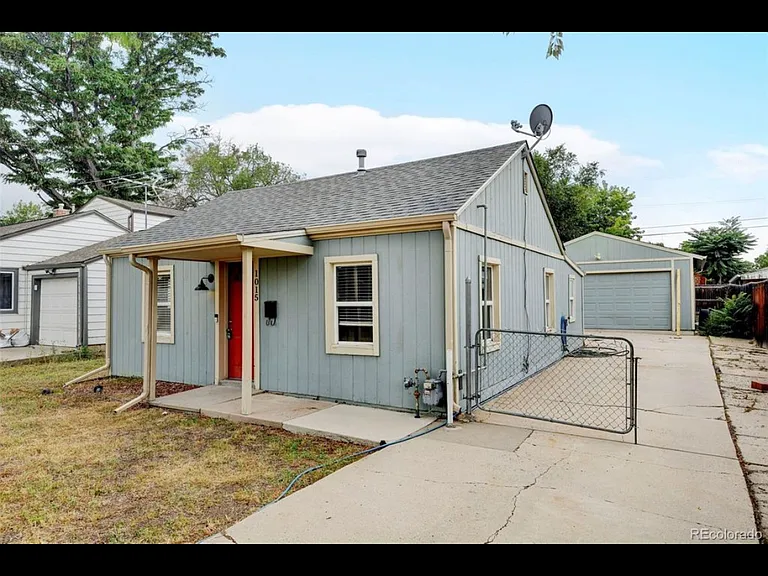 1015 S Newton St — Photo 8