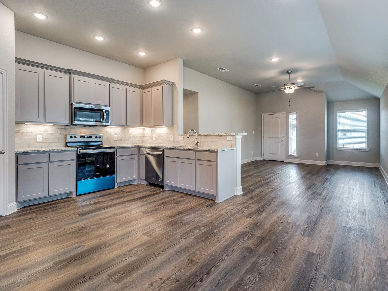 2810 Clover Drive - 1 — Photo 2