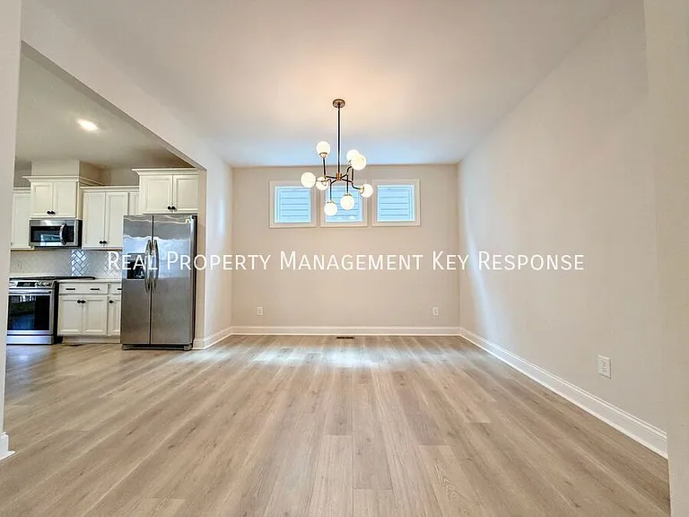 105 Cryer Dr — Photo 5