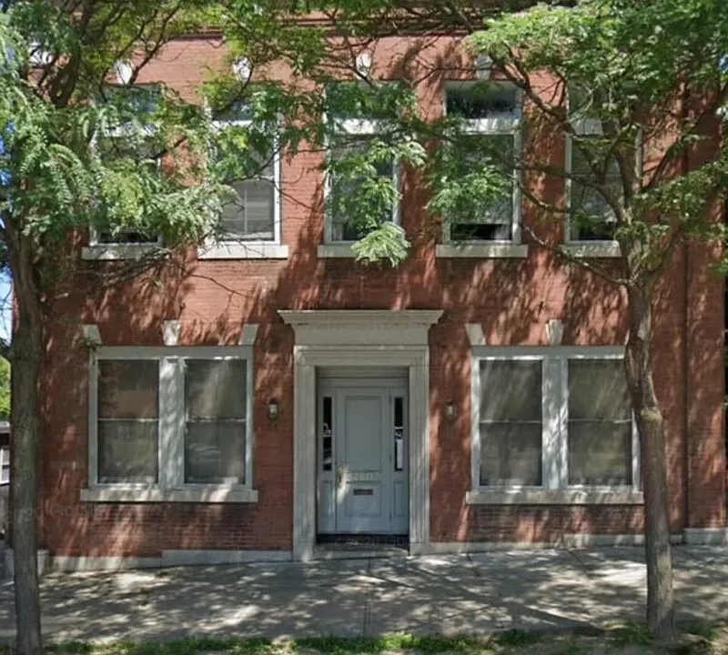 260 College St #4