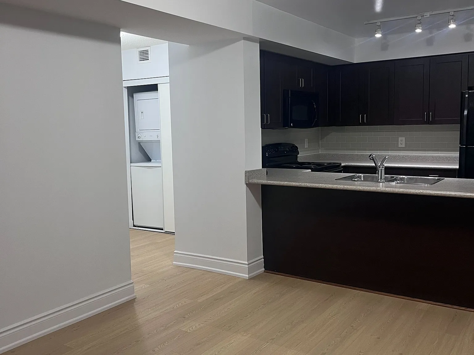 2 bed, $2,300 — Photo 4