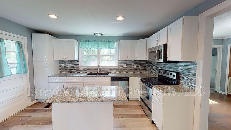 1st image of 203 Belmarc Dr
