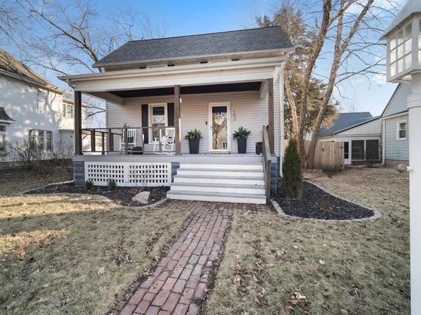 103 E 6th St, Gridley, IL 61744