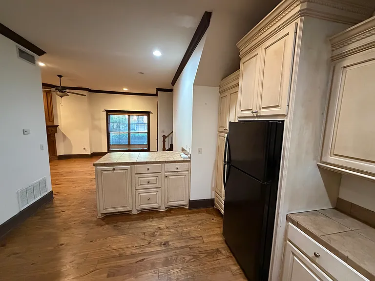 726 Euclid Ave #B — Photo 2