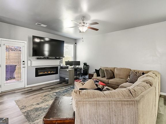 5th image of 5880 Seabright Ln