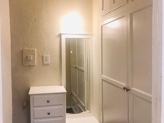3rd image of 849 S Oxford Ave APT 101
