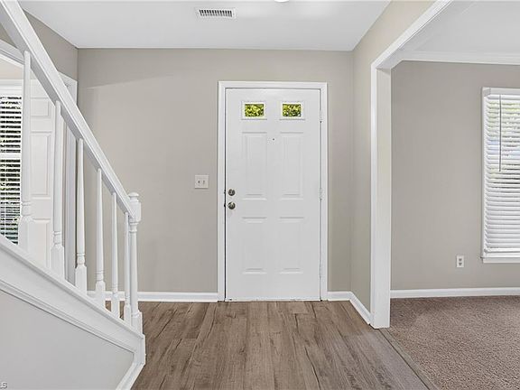 3rd image of 4700 Pine Hollow Ln