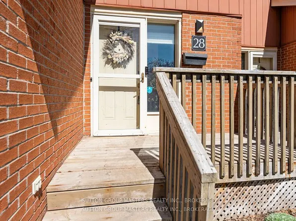 19 W Macpherson Ave #28, Kingston, ON K7M 6W4