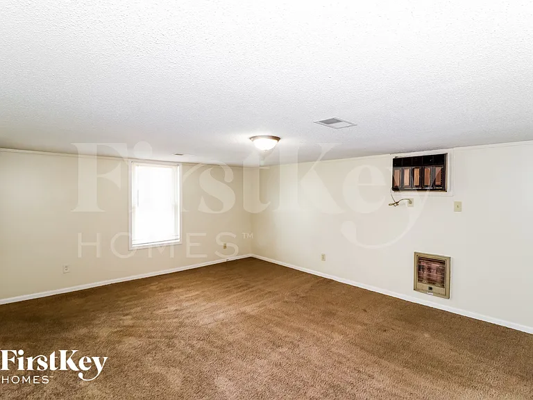 2786 Dromedary Dr — Photo 8
