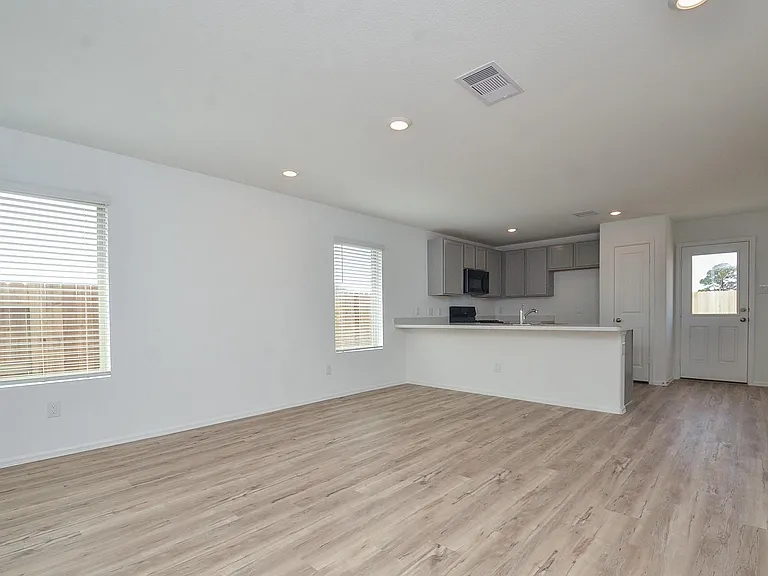 18119 Rockvine Dr — Photo 29