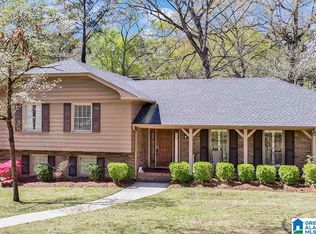 2366 Lime Rock Rd, Vestavia Hills, AL 35216