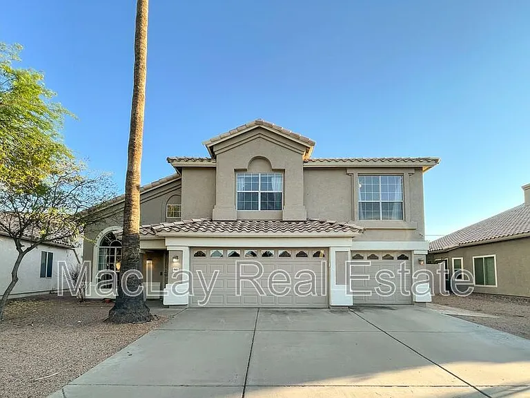 4645 E Kelly Dr — Photo 2
