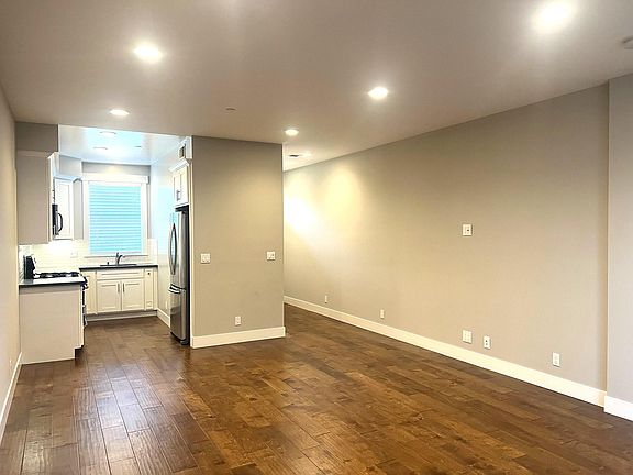 5th image of 1537 Redwood Ave