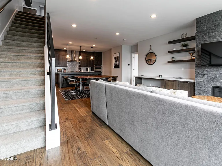 765 E Miner Way — Photo 12