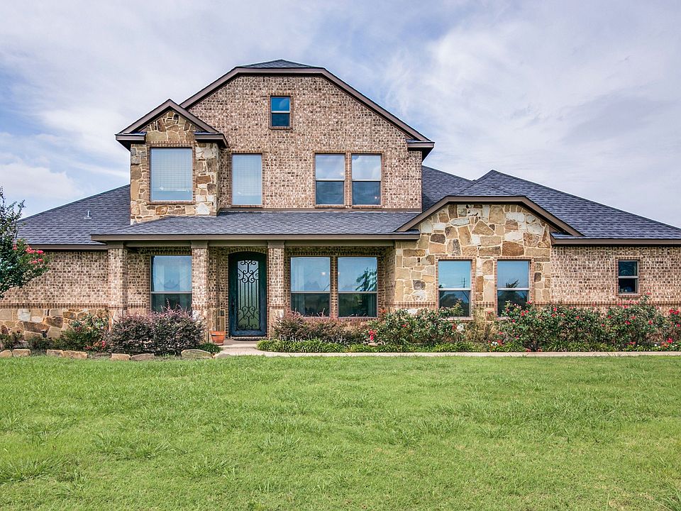 1st image of 658 Country Manor Ln