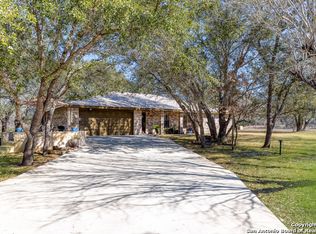 65 Hidden Meadows Dr, Poteet, TX 78065