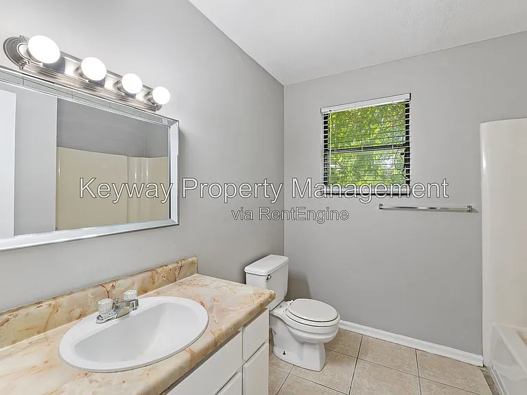 1925 1/2 Wrightsboro Rd #B — Photo 10