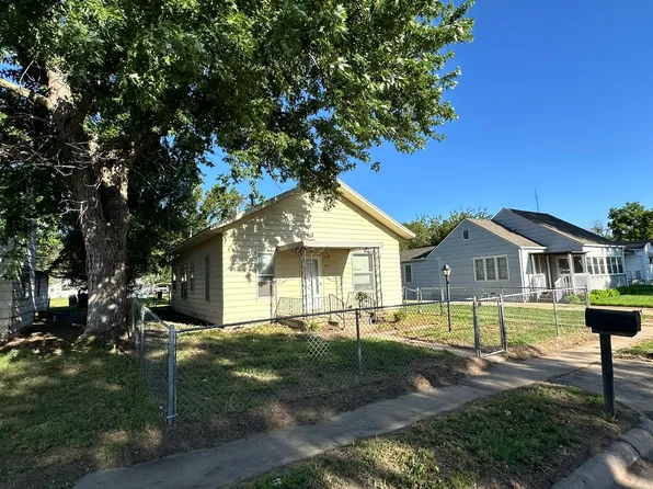 1417 Prairie St, Hutchinson, KS 67501