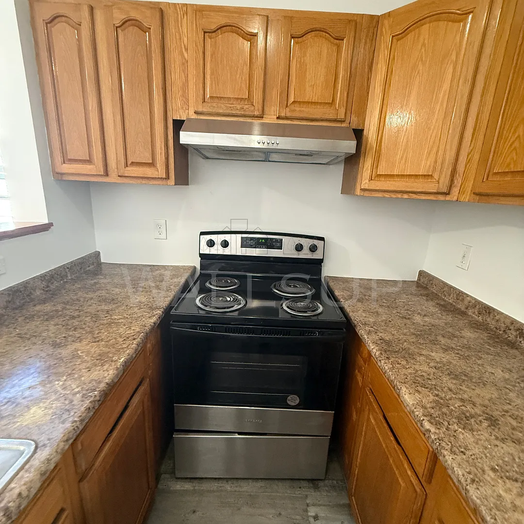 Building Photo - 43 Kenneth St #2