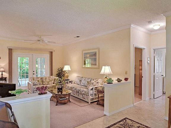 5th image of 424 Hawthorne Ln