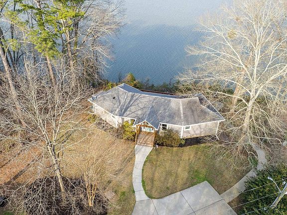 3rd image of 900 Sunset Rd