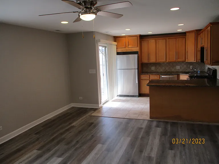 32 N Victoria Ln — Photo 8