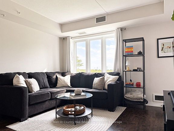 5th image of 104 Summit Ridge Dr #104