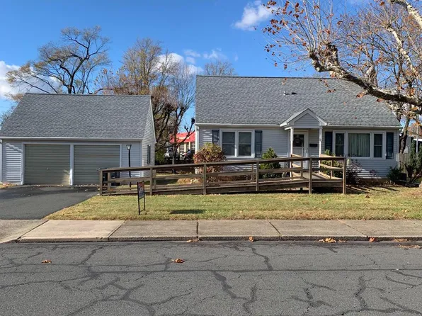 344 S 11th St, Quakertown, PA 18951