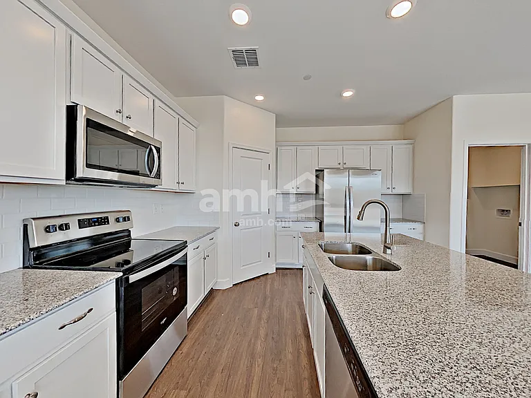 5949 W Columbine Dr — Photo 6