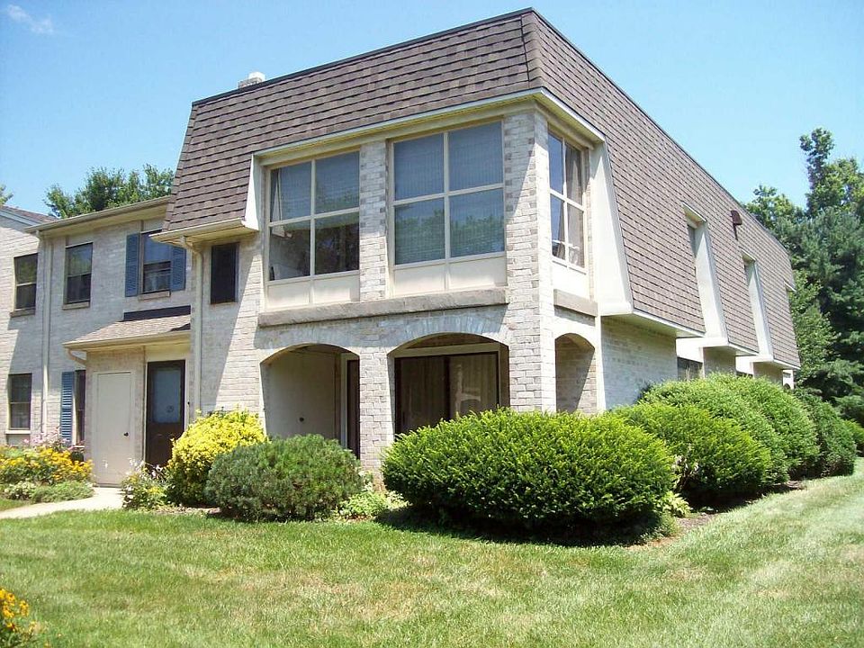 1st image of 128 Valleybrook Dr