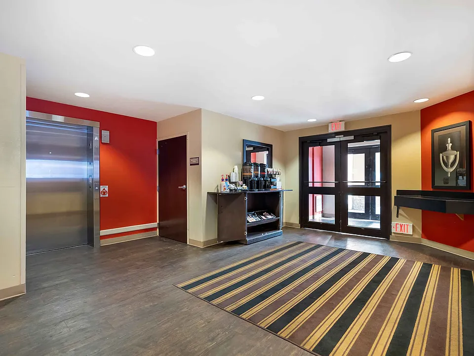 Lobby and Guest Check-in