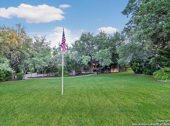 3rd image of 2242 Estate View Dr
