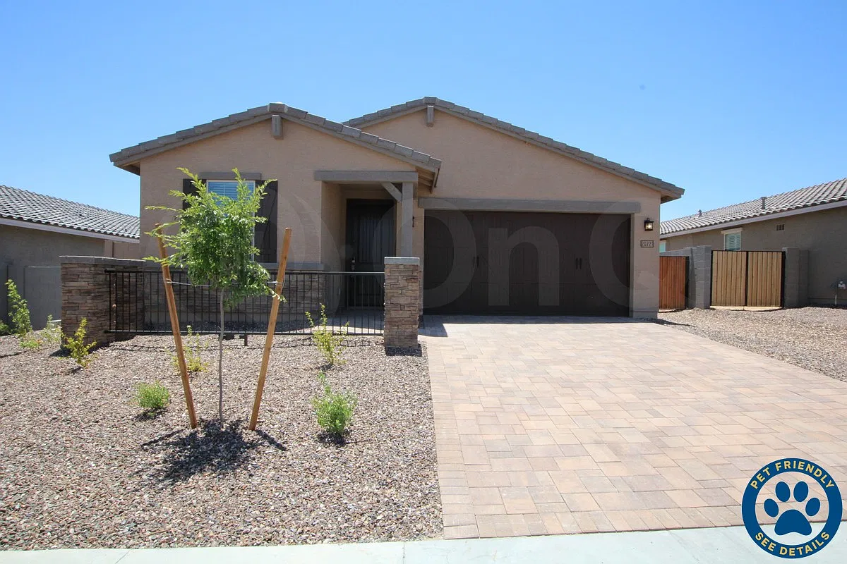 4 bed, 3.0 bath, 2049 sqft, $2,300 — Photo 1