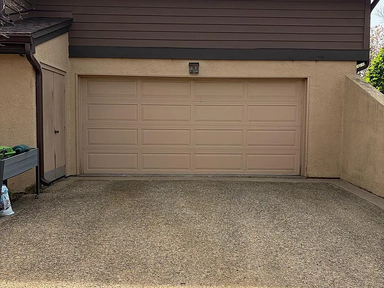 98 Sayre Dr — Photo 34