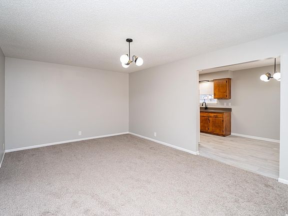 3rd image of 404-406 Arkansas St