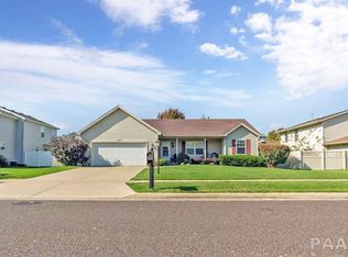 1406 White Tail Dr, Washington, IL 61571