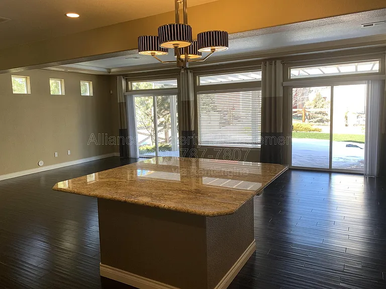 8284 Cypress Wood Dr — Photo 5