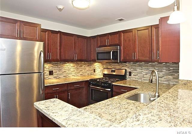 1st image of 18 Harmon St APT 1D