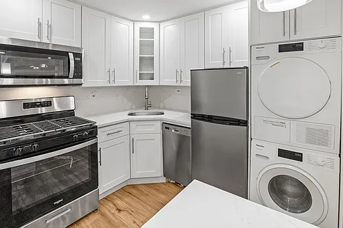 246 W 73rd St #1F Photo 1 246 W 73rd St #1F Photo 1