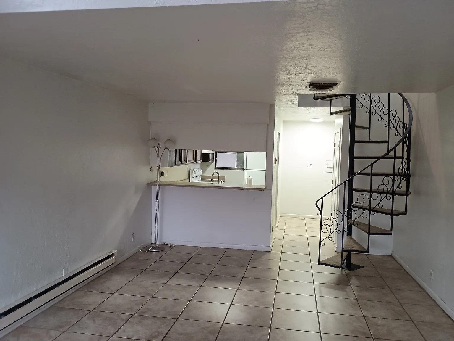 3121 Lori Place NE — Photo 4