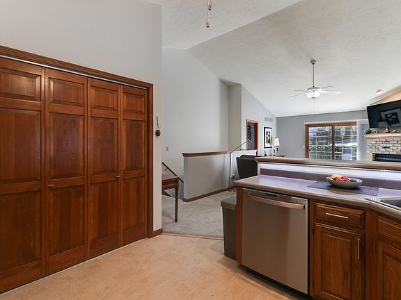 3rd image of 107 N Blair Dr APT 16