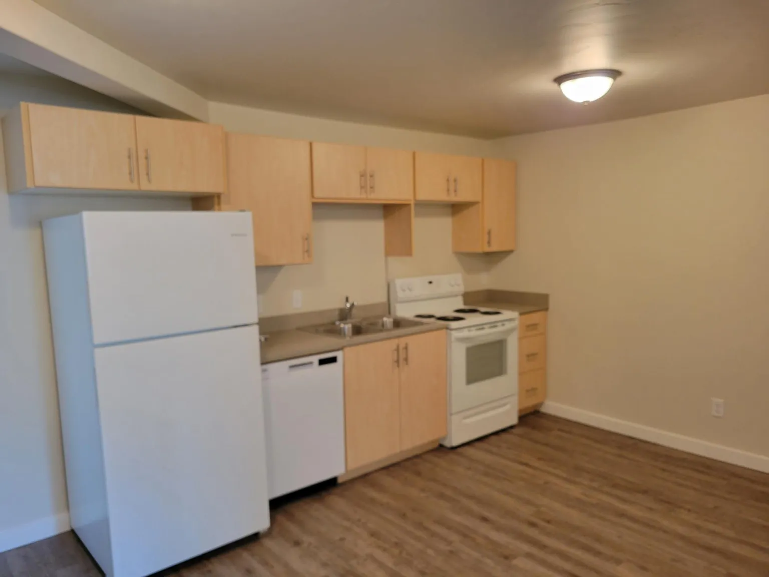 2 bed, 684 sqft, $925 — Photo 1