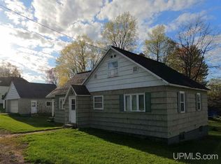72 3rd St, South Range, MI 49963