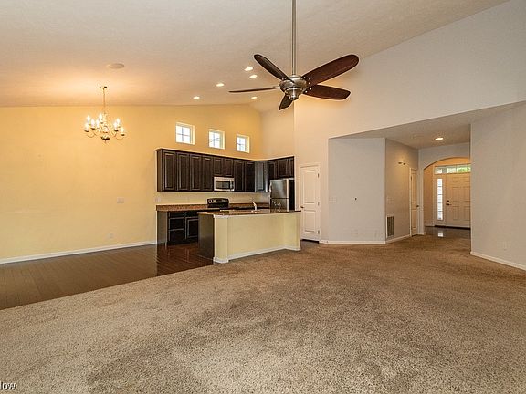 5th image of 514 Gentry Cir W