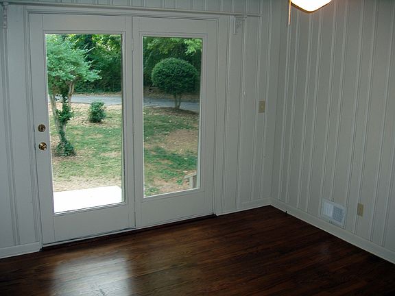 4th image of 675 Bounty Dr