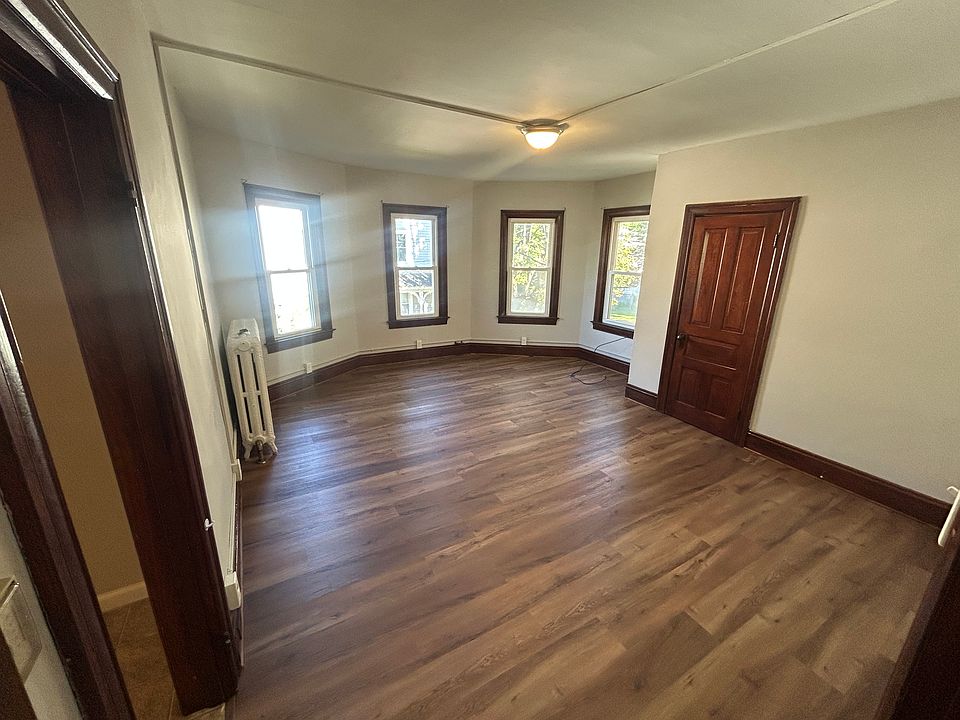1st image of 444 E Broad St #A