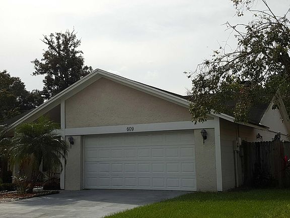 4th image of 609 Forest Hills Dr