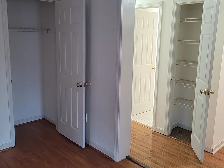 109 Burck St — Photo 9