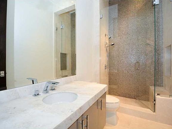 5th image of 17749 Collins Ave Ph 44