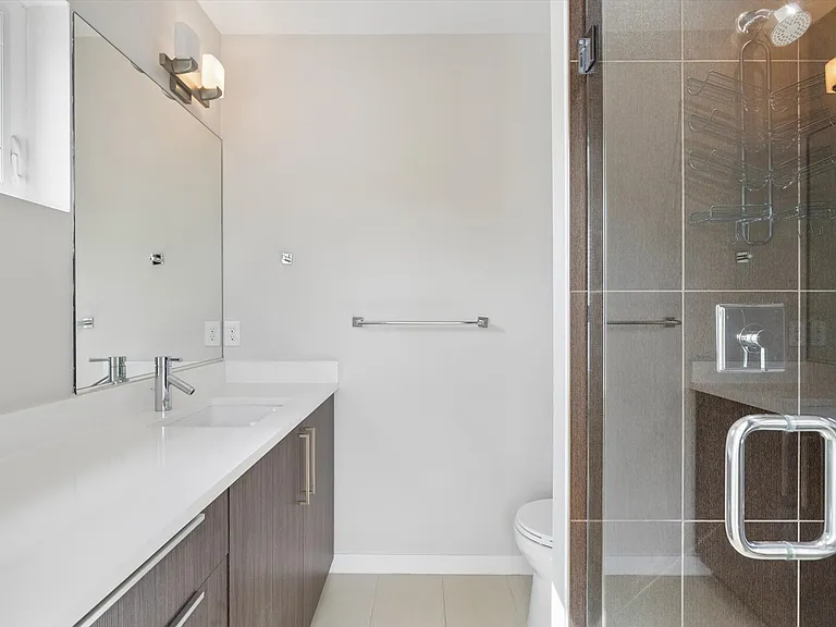 1st bedroom connected Bath - 2nd level